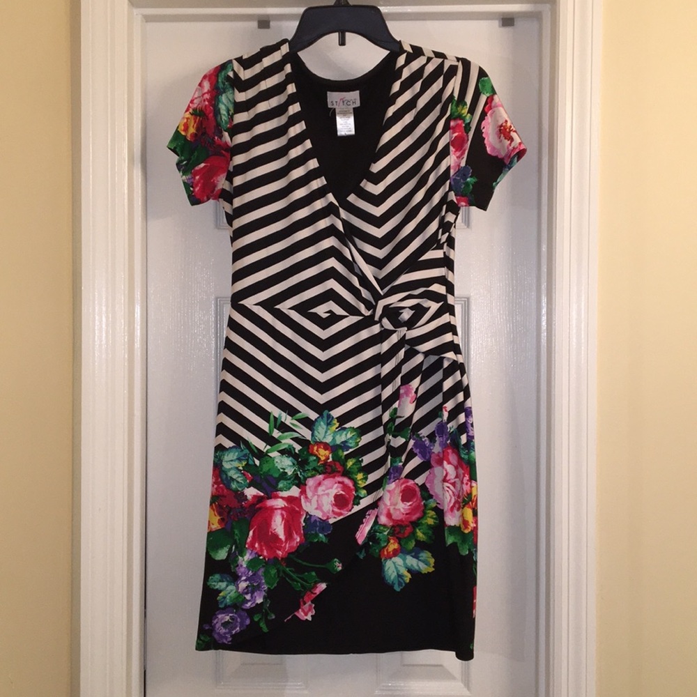 Chic and Pretty Floral Tie Dress